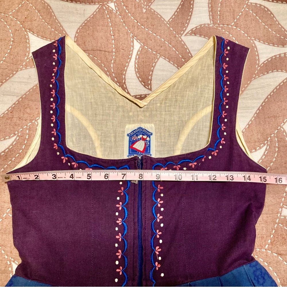 Authentic Embroidered German Dirndl Size 38 - Picture 6 of 7